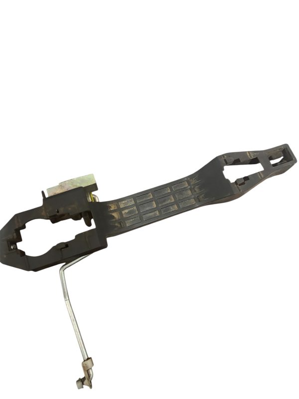 Base soporte manilla puerta trasera derecha Mitsubishi L200 2007 a 2015