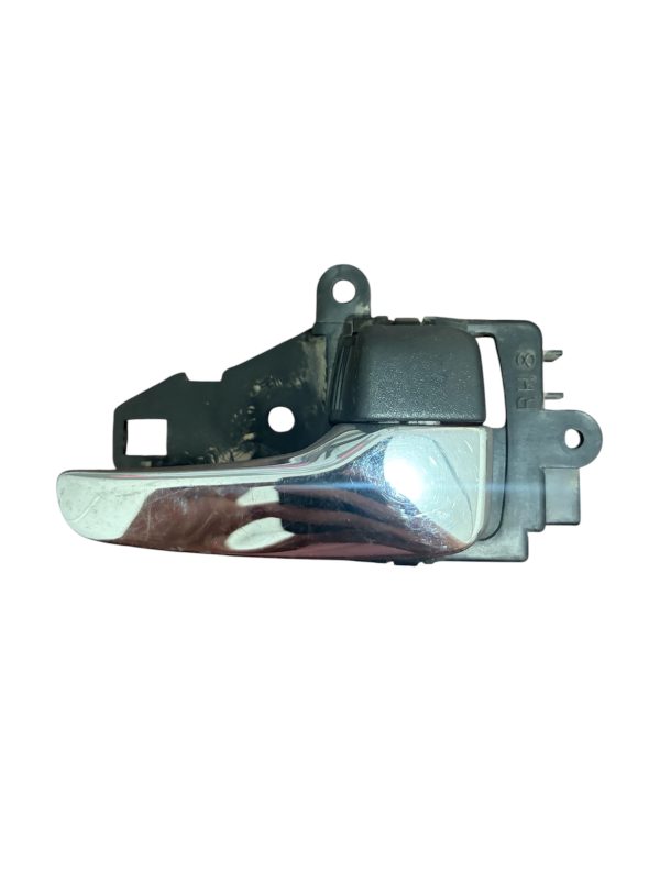 Manilla interior derecha Mitsubishi L200 2007 a 2015 5716A580