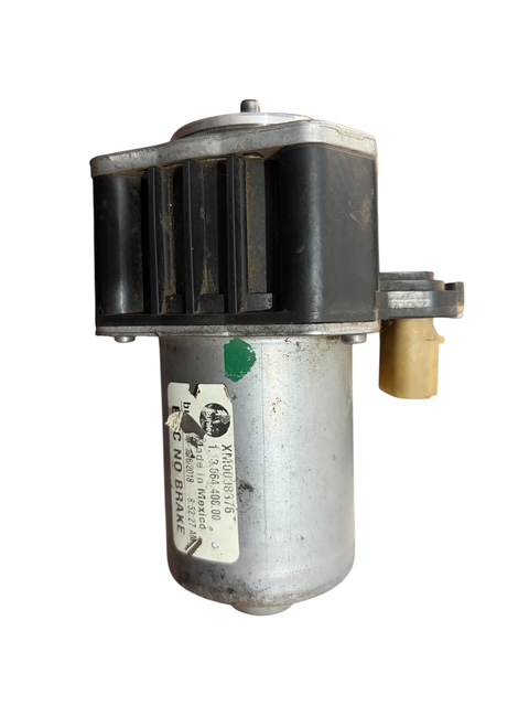 Motor caja de transferencia Volkswagen Amarok 2.0 XM0008876 original usado