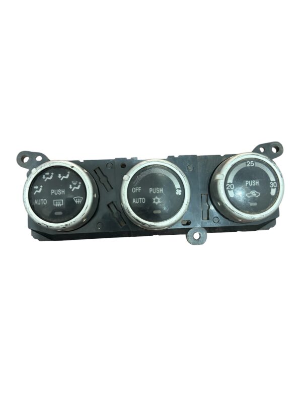Climatizador Mitsubishi L200 DAKAR 2007 a 2015 7820A363 ORIGINAL usado